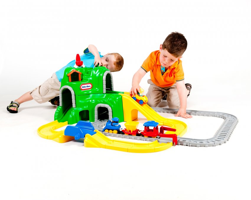 little tikes train set mountain